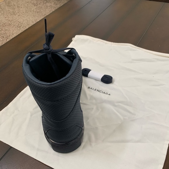 Balenciaga Sneakers - Picture 3 of 8